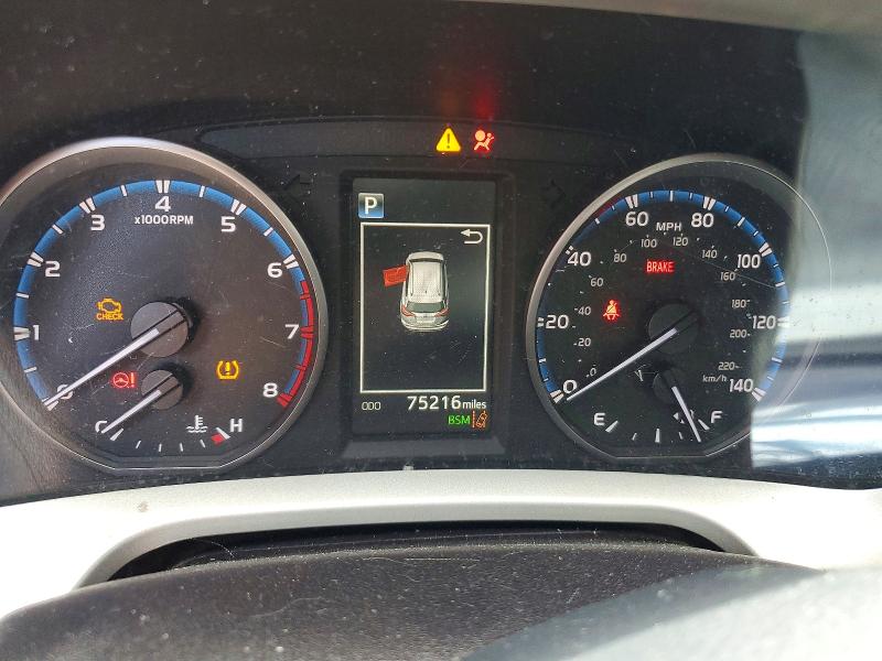 Photo 9 from auction – 2018 TOYOTA RAV4 with VIN 2T3WFREV0JW433526