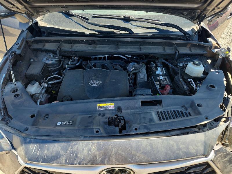 Photo 11 from auction – 2022 TOYOTA HIGHLANDER with VIN 5TDBZRBH1NS196055