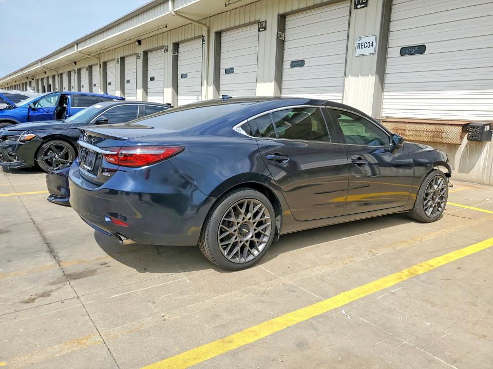Photo 3 from auction – 2018 MAZDA 6 with VIN JM1GL1WY6J1329032