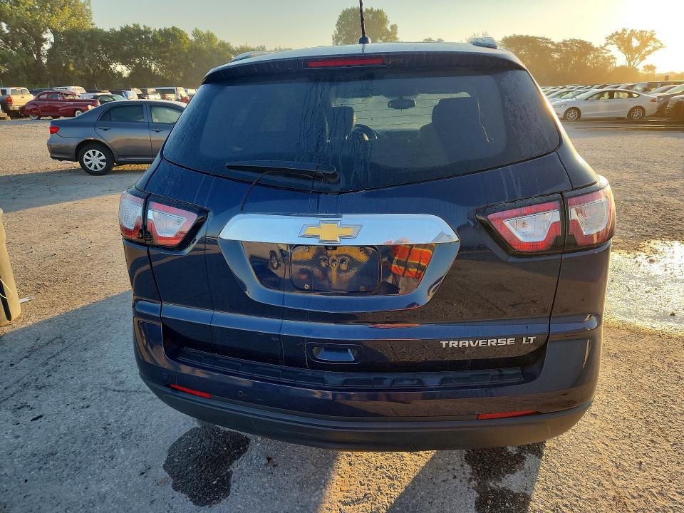 Photo 6 from auction – 2015 CHEVROLET TRAVERSE with VIN 1GNKRGKD4FJ122197