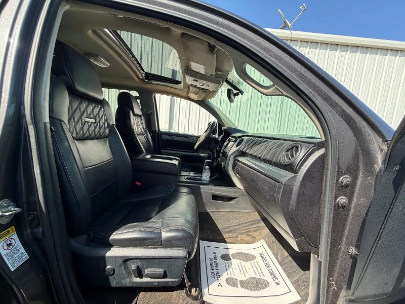 Photo 5 from auction – 2015 TOYOTA TUNDRA with VIN 5TFAW5F19FX448429