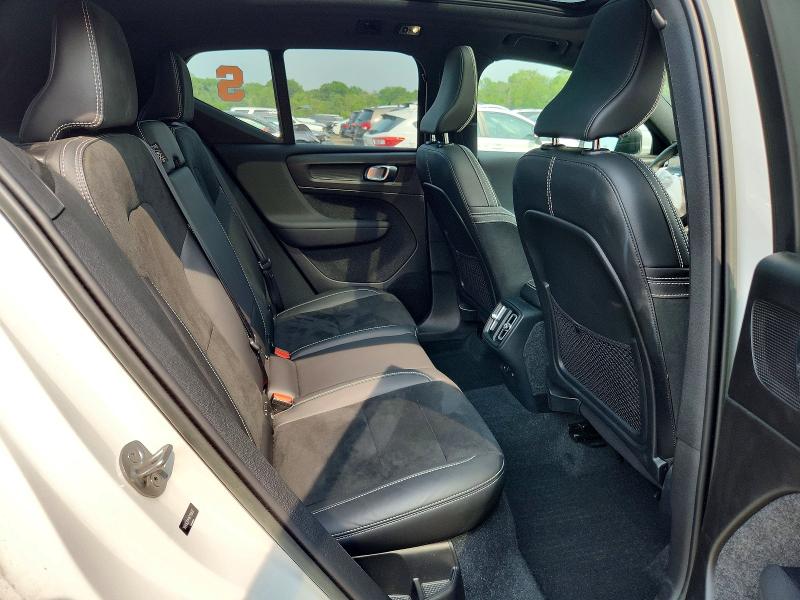 Photo 11 from auction – 2022 VOLVO XC40 with VIN YV4162UM1N2789005