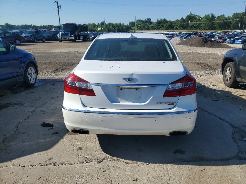 Photo 6 from auction – 2014 HYUNDAI GENESIS with VIN KMHGC4DH2EU261056