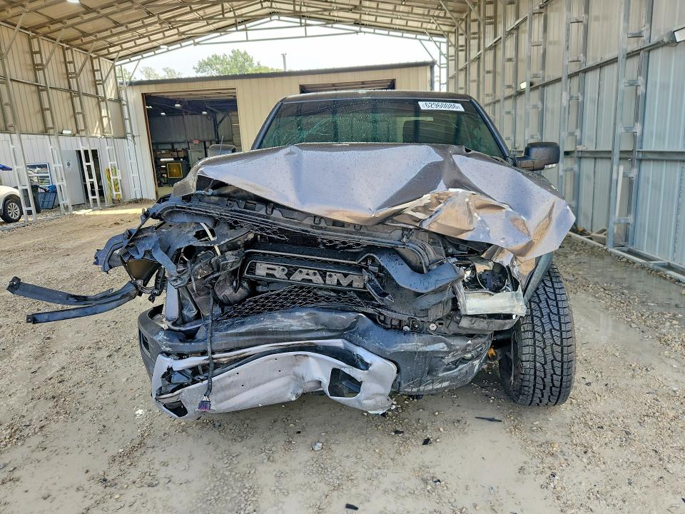 Photo 5 from auction – 2017 RAM 1500 with VIN 1C6RR7YT2HS588561
