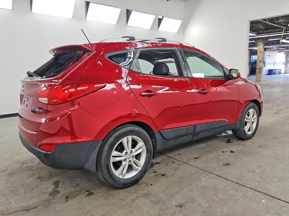 Photo 3 from auction – 2012 HYUNDAI TUCSON with VIN KM8JU3AC8CU345028