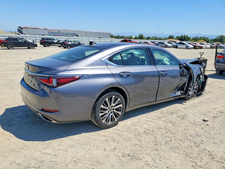Photo 3 from auction – 2020 LEXUS ES with VIN 58ADZ1B1XLU052479