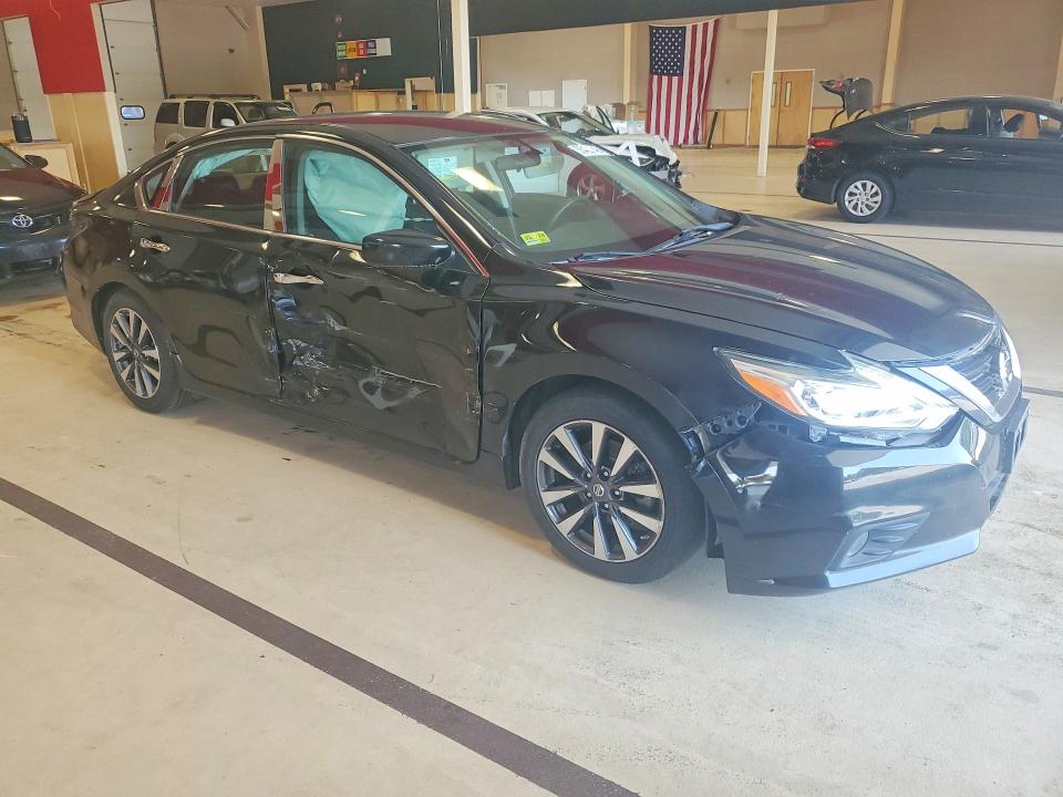 Photo 4 from auction – 2017 NISSAN ALTIMA with VIN 1N4AL3AP2HC247528