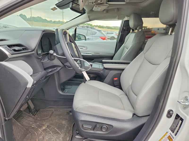 Photo 7 from auction – 2026 TOYOTA SIENNA with VIN 5TDYSKFCXTS230852