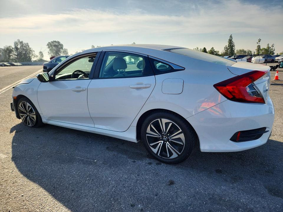 Photo 2 from auction – 2019 HONDA CIVIC with VIN 2HGFC2F66KH552711