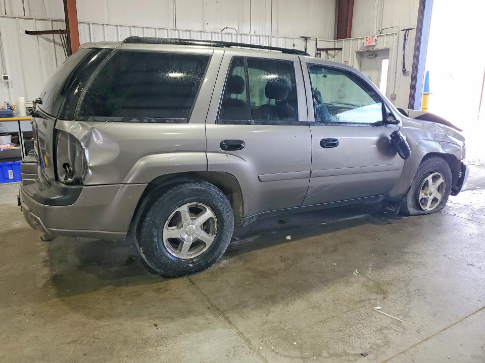 Photo 3 from auction – 2006 CHEVROLET TRAILBLAZER with VIN 1GNDT13S162240643