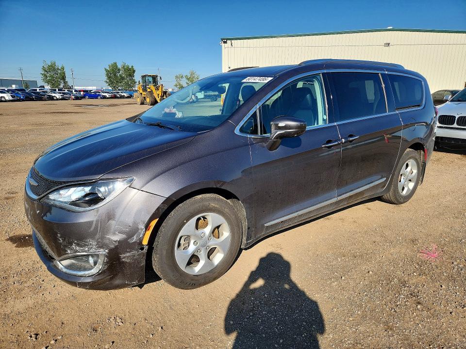 CHRYSLER PACIFICA 2017 with VIN 2C4RC1EG8HR591755 - Photo from auction