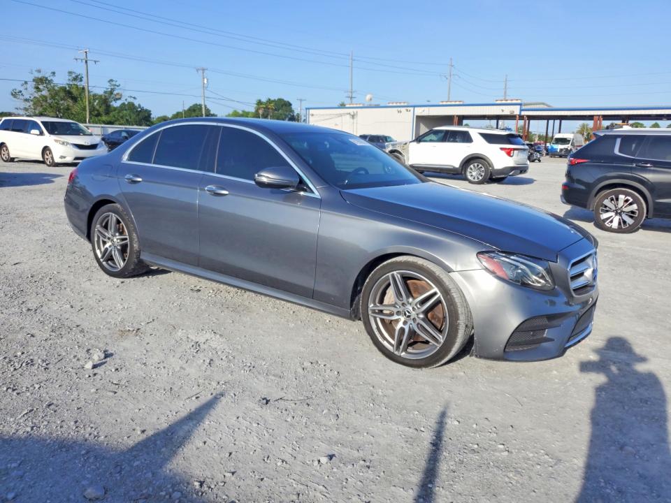 Photo 4 from auction – 2019 MERCEDES-BENZ E with VIN WDDZF4JB4KA689072