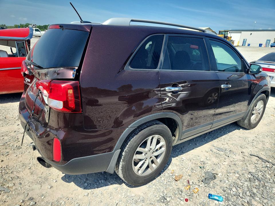 Photo 3 from auction – 2015 KIA SORENTO with VIN 5XYKT4A68FG658923