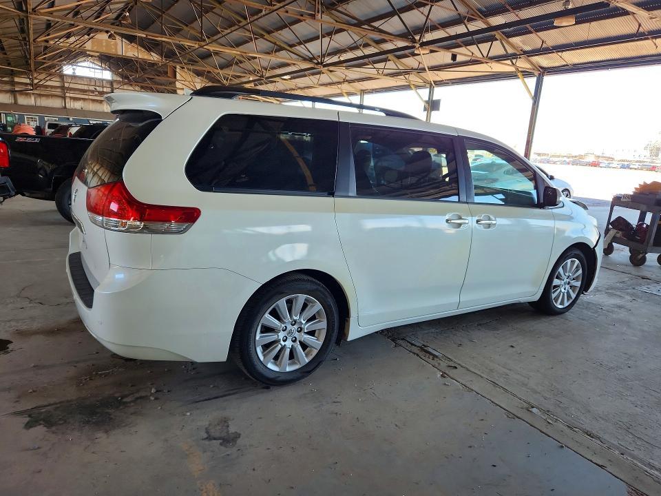 Photo 3 from auction – 2014 TOYOTA SIENNA with VIN 5TDYK3DC1ES490682