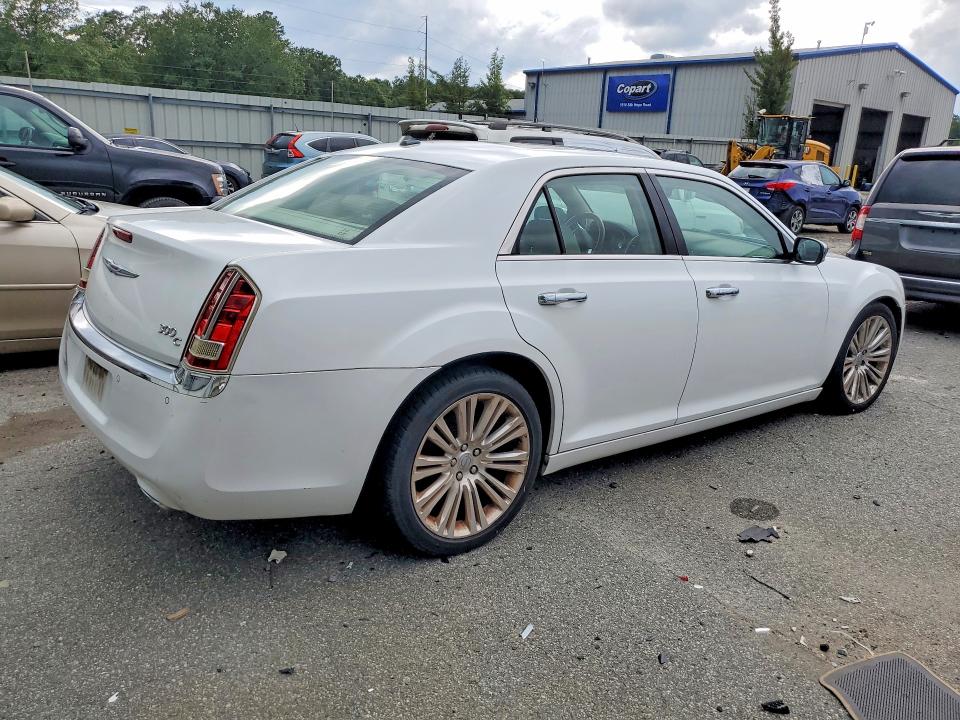Photo 3 from auction – 2013 CHRYSLER 300C with VIN 2C3CCAET2DH514743