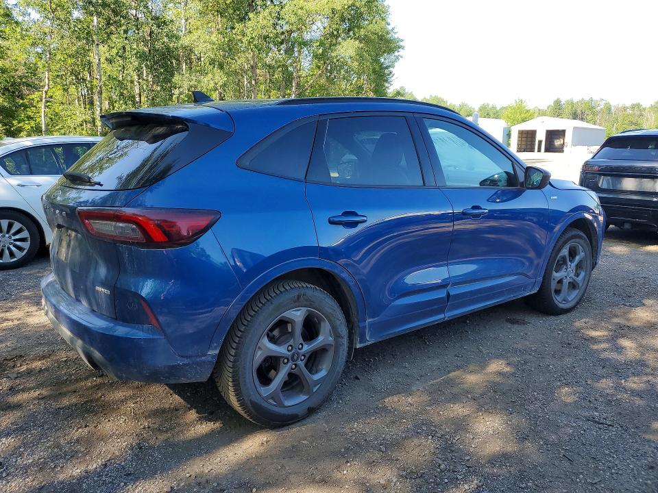 Photo 3 from auction – 2023 FORD ESCAPE with VIN 1FMCU9MN2PUA44270