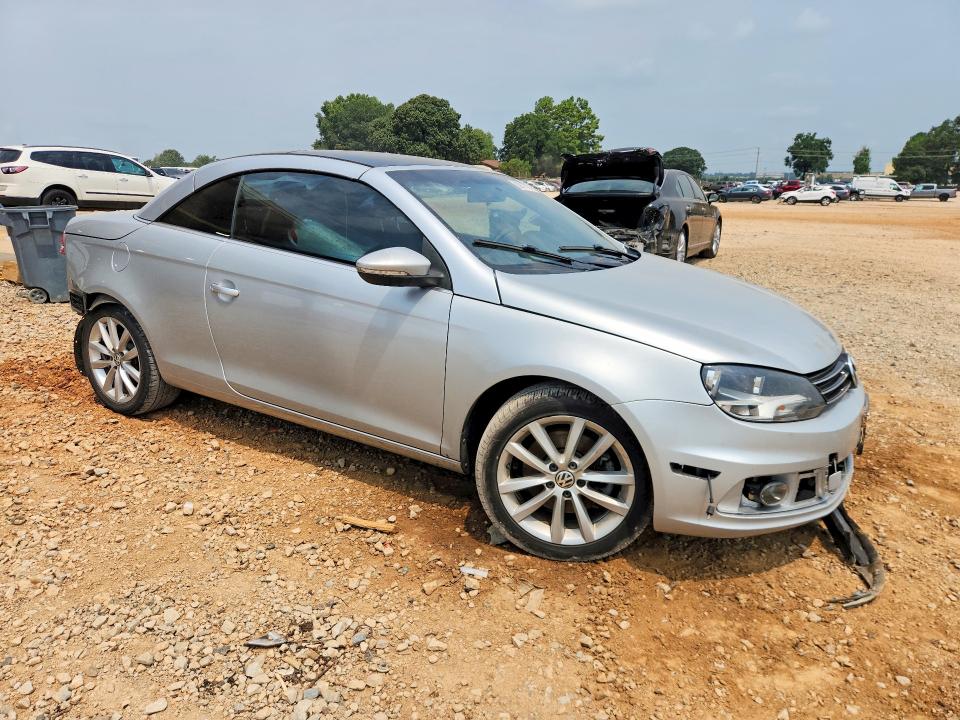 Photo 4 from auction – 2015 VOLKSWAGEN EOS with VIN WVWBW8AHXFV002621