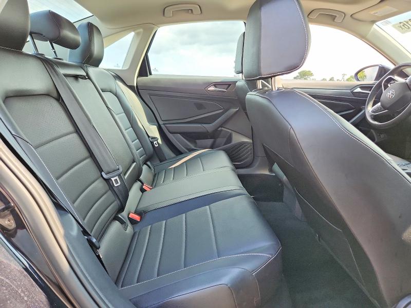 Photo 10 from auction – 2023 VOLKSWAGEN JETTA with VIN 3VW7M7BU2PM027054