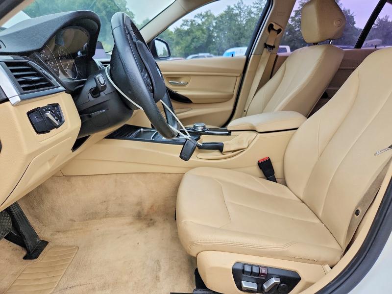 Photo 7 from auction – 2016 BMW 320 with VIN WBA8E1G51GNT33541