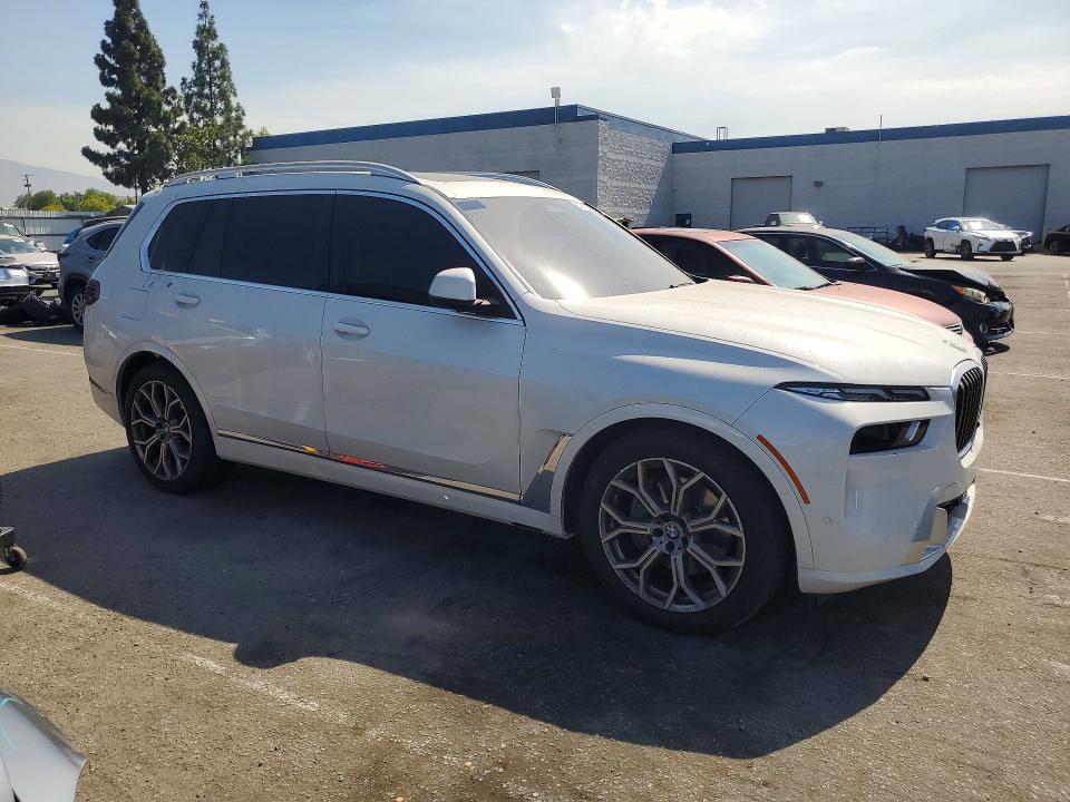 Photo 4 from auction – 2023 BMW X7 with VIN 5UX23EM02P9P25417