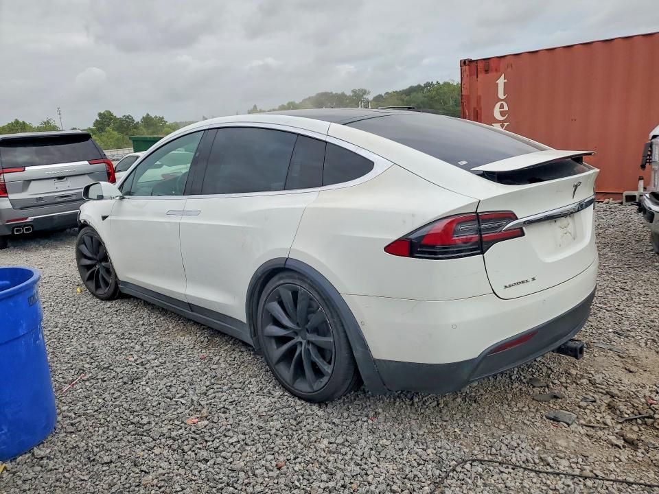 Photo 2 from auction – 2018 TESLA MODEL X with VIN 5YJXCDE2XJF124173