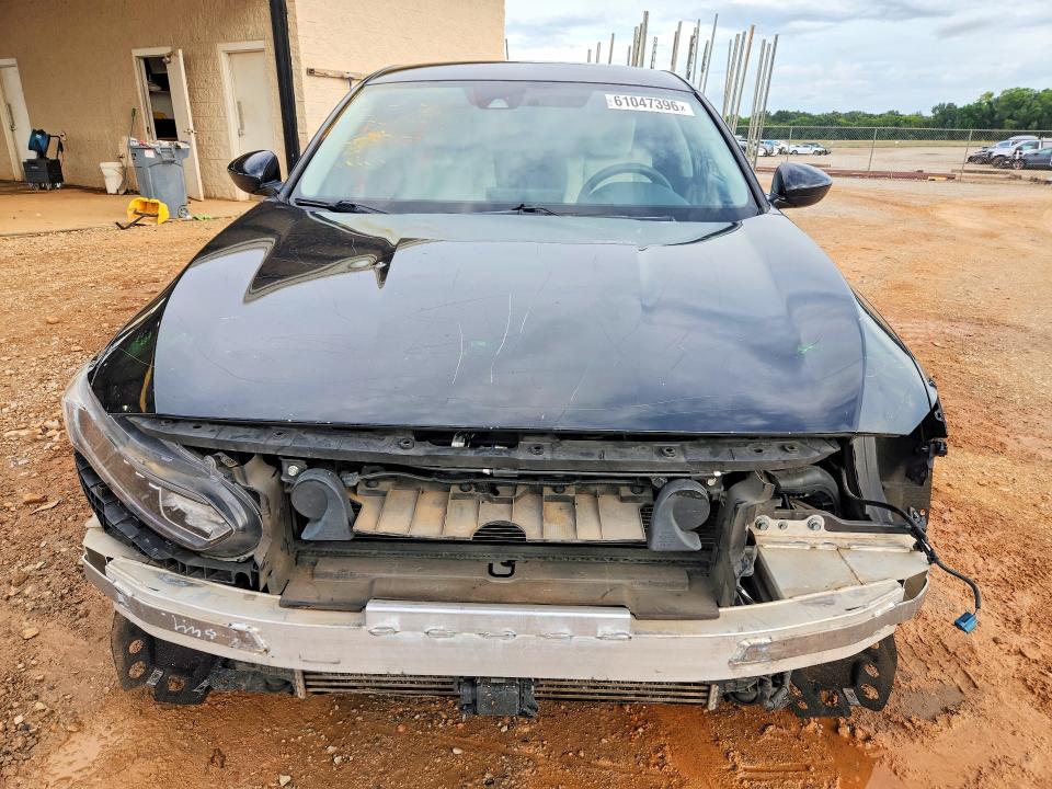 Photo 5 from auction – 2018 HONDA ACCORD with VIN 1HGCV1F10JA251523