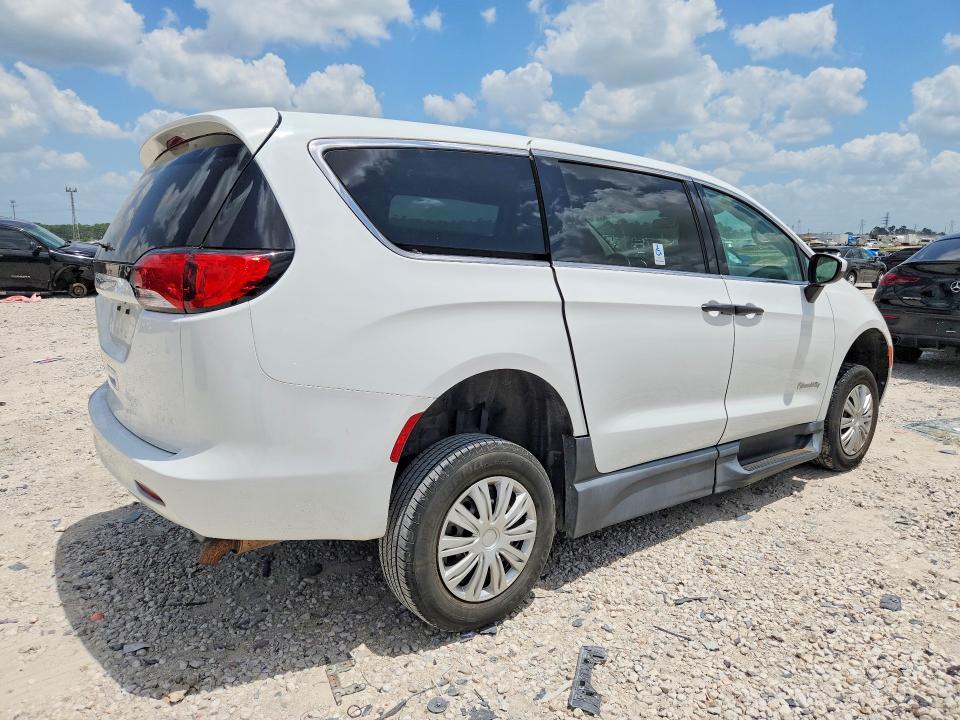 Photo 3 from auction – 2021 CHRYSLER VOYAGER with VIN 2C4RC1AG6MR565624