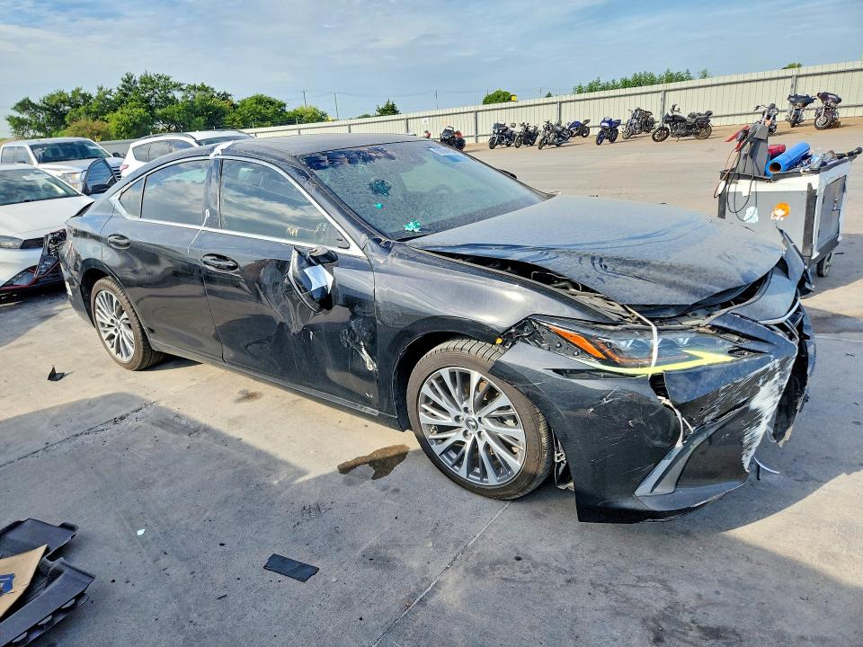 Foto 4 de la subasta – 2019 LEXUS ES con VIN 58ABZ1B11KU026925