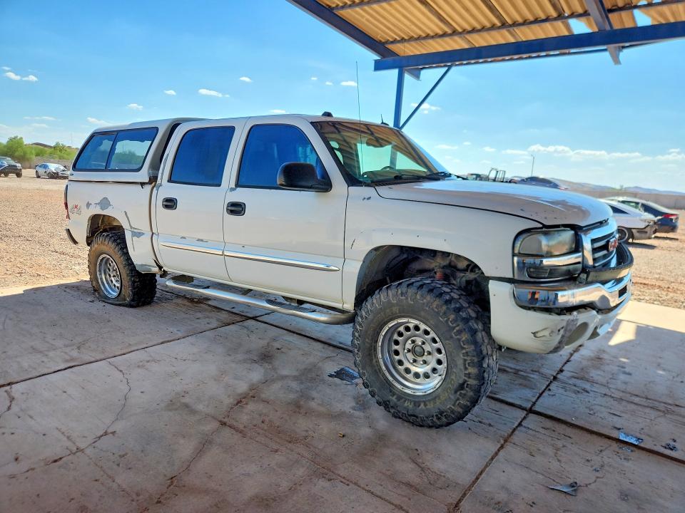 Photo 4 from auction – 2004 GMC NEW SIERRA with VIN 2GTEK13T041361265