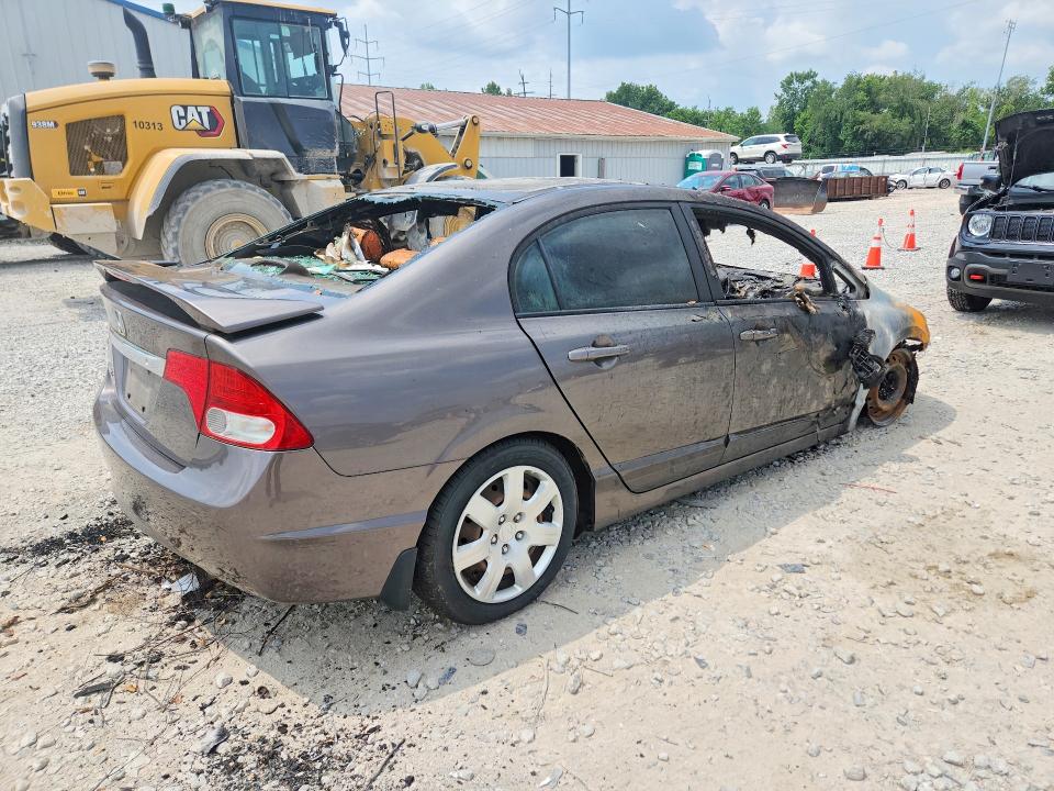 Photo 3 from auction – 2010 HONDA CIVIC with VIN 19XFA1F55AE010032