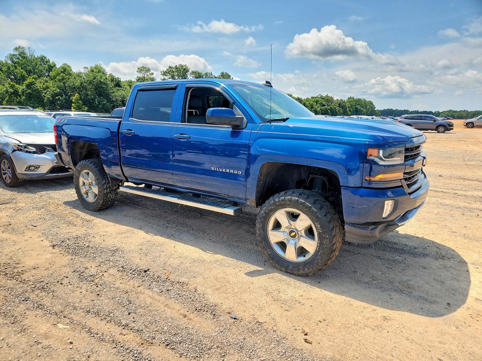 Photo 4 from auction – 2018 CHEVROLET SILVERADO with VIN 3GCUKREC6JG167527
