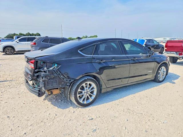Photo 3 from auction – 2019 FORD FUSION with VIN 3FA6P0LU5KR235216