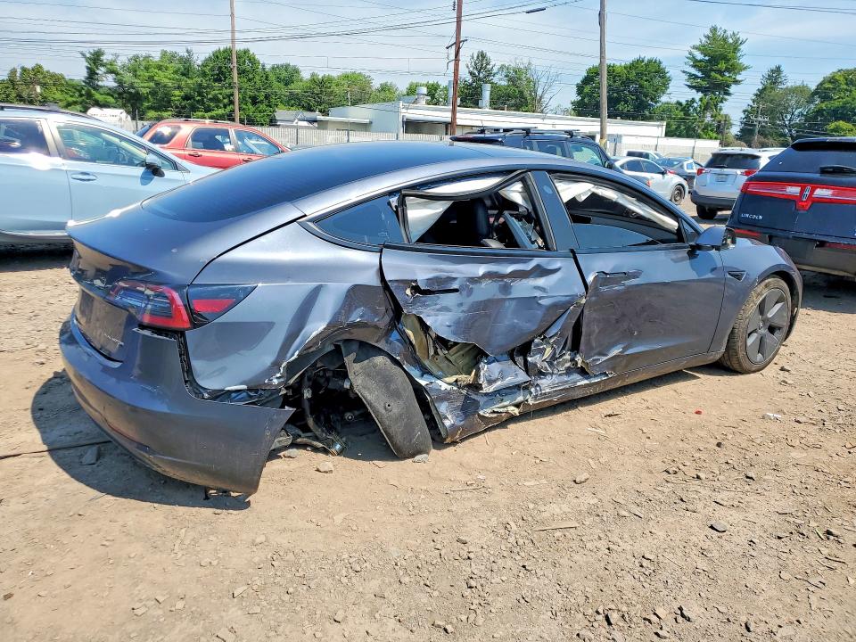 Photo 3 from auction – 2022 TESLA MODEL 3 with VIN 5YJ3E1EB2NF353802