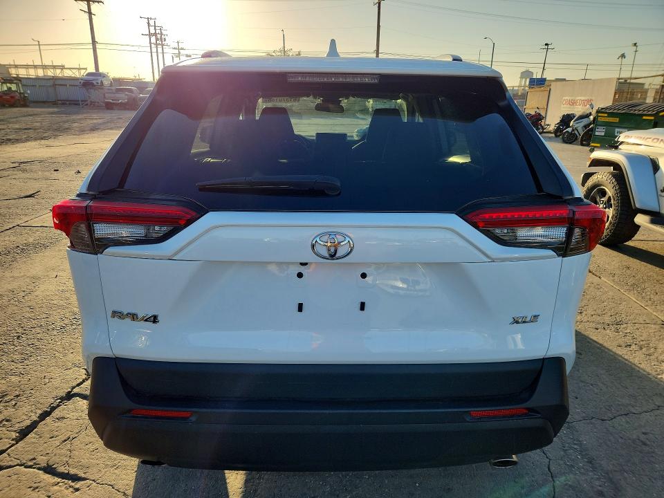 Photo 6 from auction – 2024 TOYOTA RAV4 with VIN 2T3W1RFV4RC268574