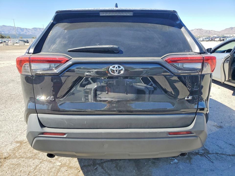 Снимка 6 от търг – 2022 TOYOTA RAV4 с VIN 2T3H1RFV6NC210808