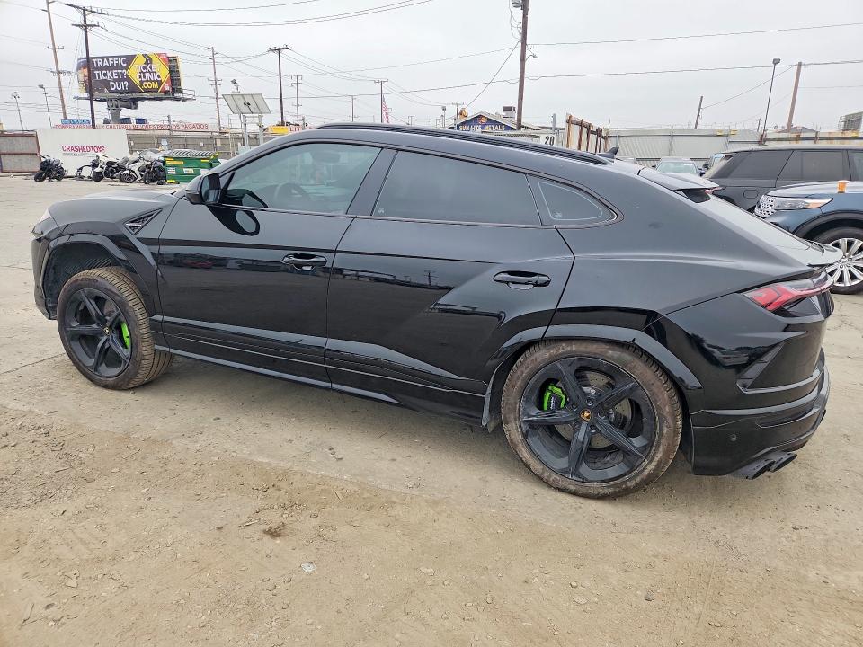 Photo 2 from auction – 2019 LAMBORGHINI URUS with VIN ZPBUA1ZL6KLA04680