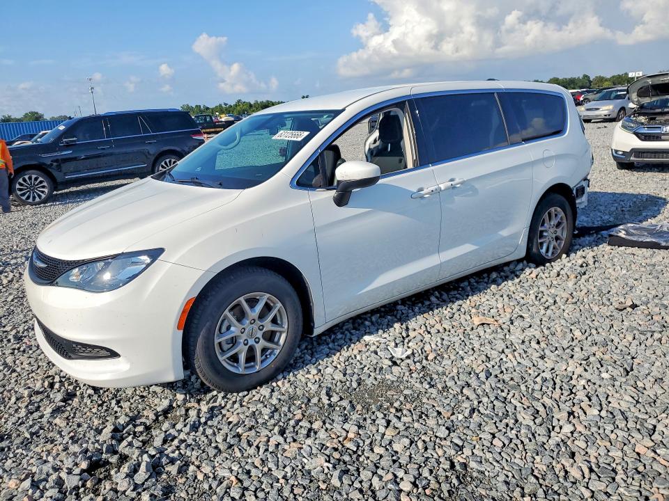 Photo 1 from auction – 2022 CHRYSLER VOYAGER with VIN 2C4RC1CG9NR204645
