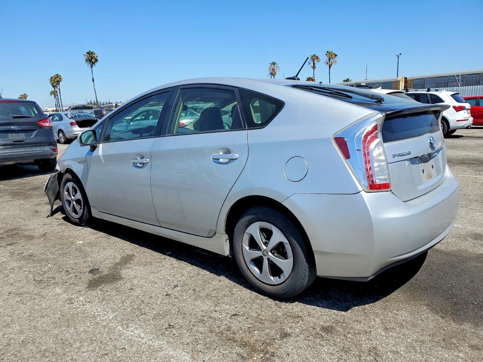 Photo 2 from auction – 2014 TOYOTA PRIUS with VIN JTDKN3DU9E0359153