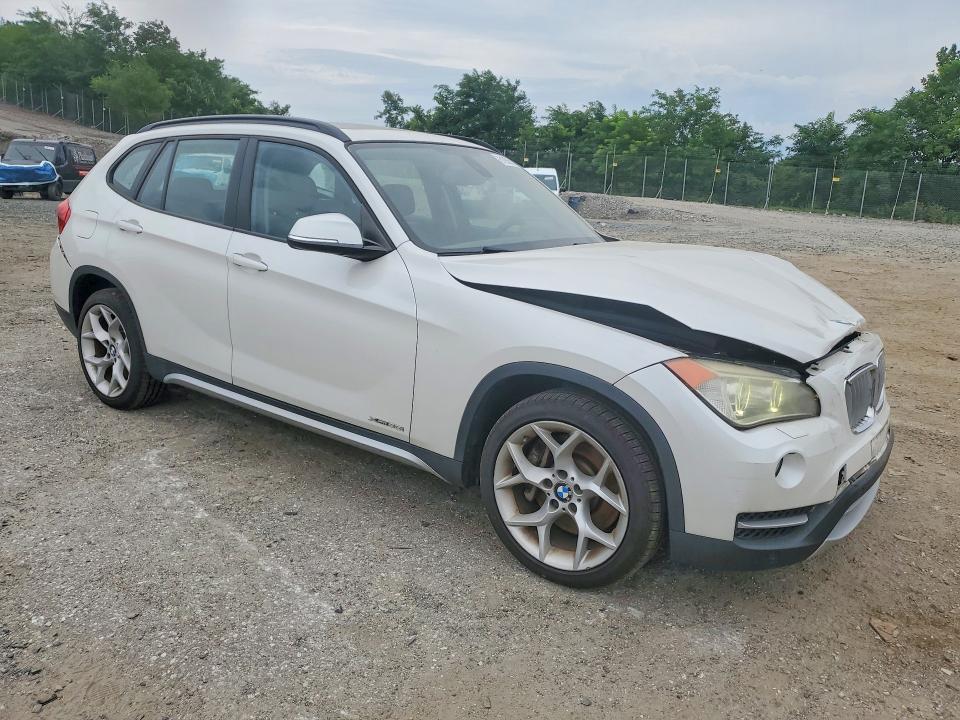 صورة رقم 4 من المزاد - 2013 BMW X1 مع VIN WBAVM5C57DVV90976