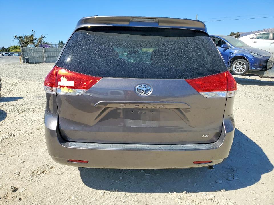 Photo 6 from auction – 2013 TOYOTA SIENNA with VIN 5TDKK3DC3DS397649