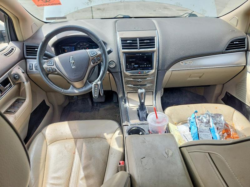 Foto 8 de la subasta – 2015 LINCOLN MKX con VIN 2LMDJ8JKXFBL29597