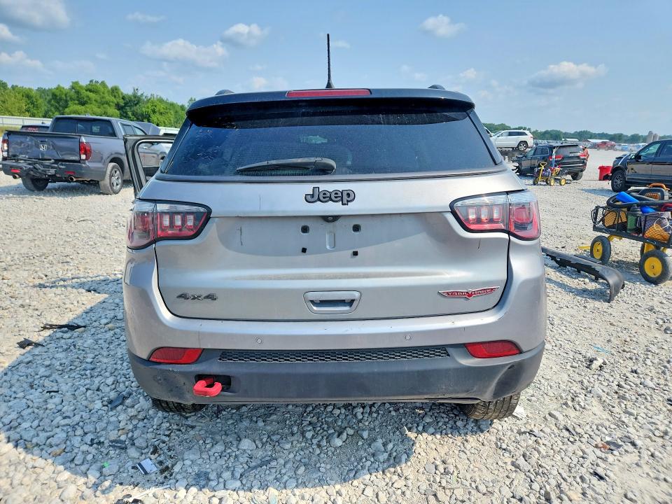 Photo 6 from auction – 2019 JEEP COMPASS with VIN 3C4NJDDB9KT790300
