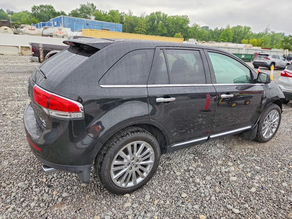 Photo 3 from auction – 2011 LINCOLN MKX with VIN 2LMDJ8JK4BBJ13075