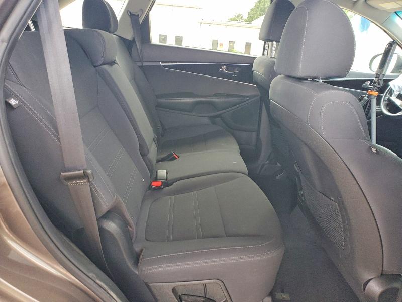 Photo 10 from auction – 2019 KIA SORENTO with VIN 5XYPG4A38KG436053