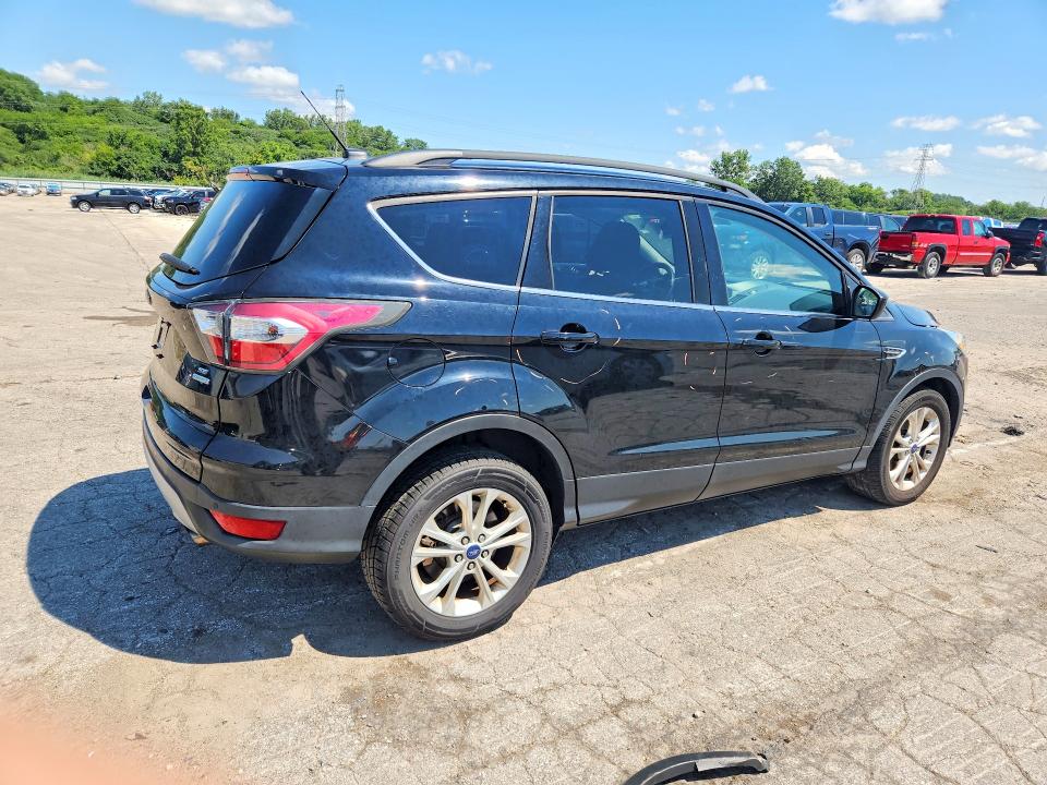 Photo 3 from auction – 2017 FORD ESCAPE with VIN 1FMCU0GD0HUB41743