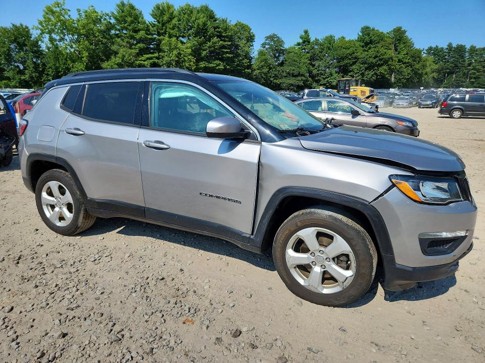 Photo 4 from auction – 2018 JEEP COMPASS with VIN 3C4NJDBB9JT115306