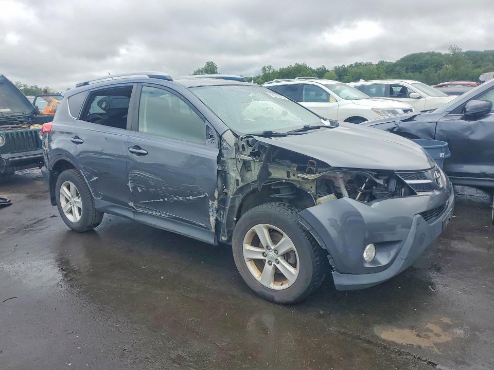 Photo 4 from auction – 2013 TOYOTA RAV4 with VIN JTMRFREV1DD034249