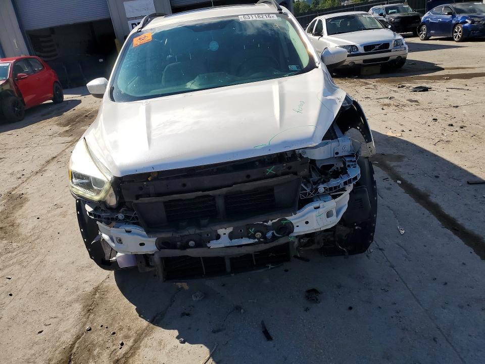 Photo 5 from auction – 2017 FORD ESCAPE with VIN 1FMCU9GDXHUB94924