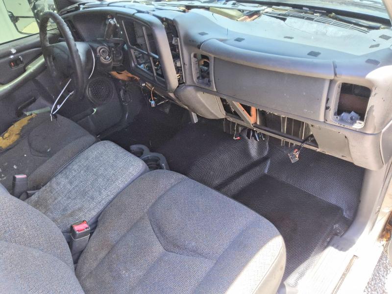 Photo 8 from auction – 2003 CHEVROLET SILVERADO with VIN 1GCEC14X13Z286015