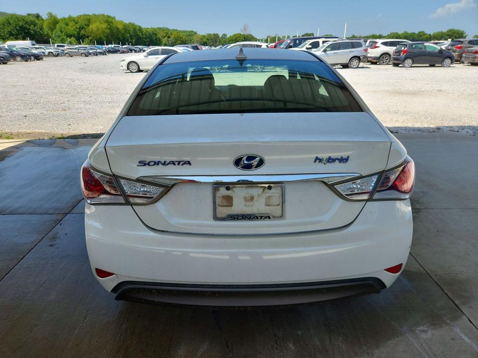 Photo 6 from auction – 2011 HYUNDAI SONATA with VIN KMHEC4A46BA008120